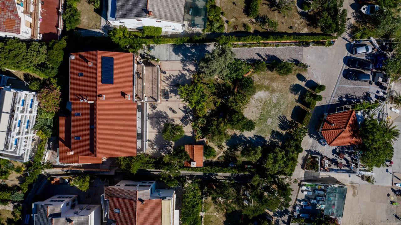 Apartments Vesela Banjol Bagian luar foto