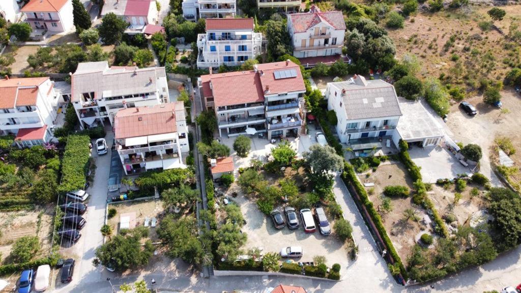 Apartments Vesela Banjol Bagian luar foto